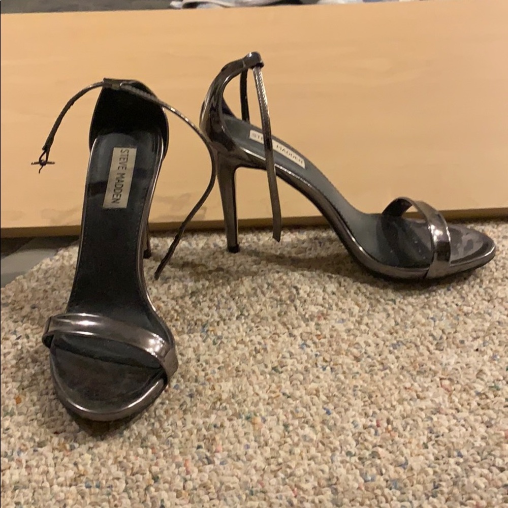 STEVE MADDEN SILVER STILETTOS